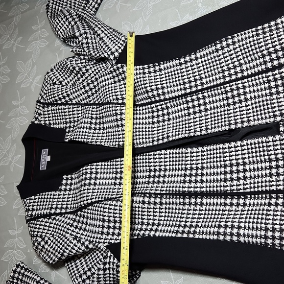 Laura Blazer - Picture 5 of 10